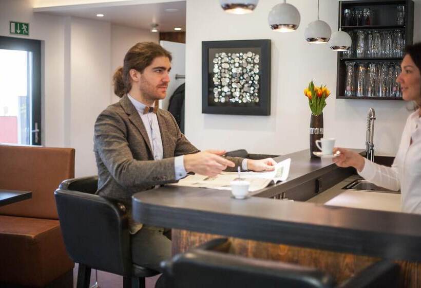 Отель Amalienburg Boutique & Boarding