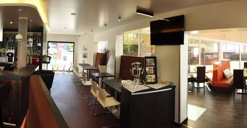 Отель Amalienburg Boutique & Boarding