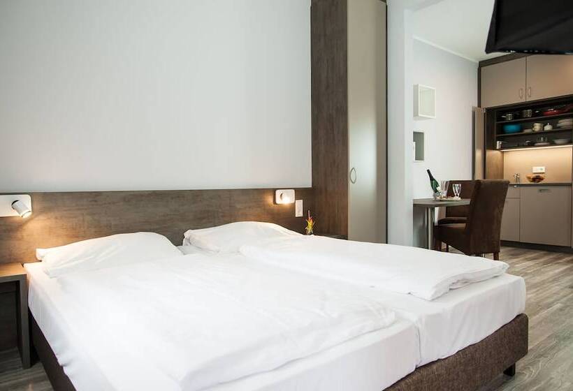 Отель Amalienburg Boutique & Boarding