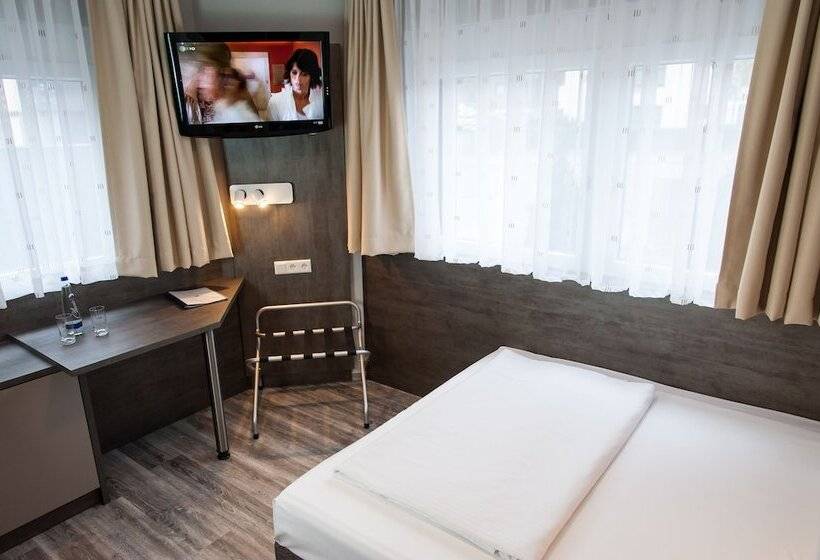 Отель Amalienburg Boutique & Boarding