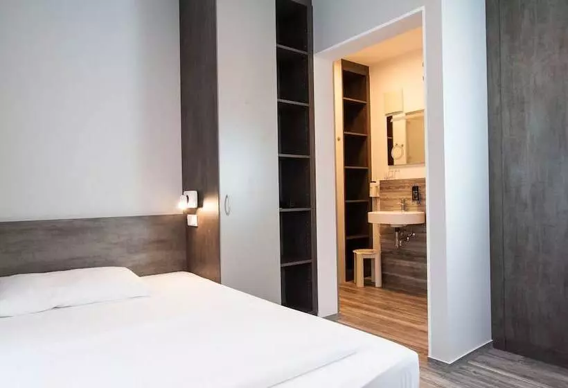 Отель Amalienburg Boutique & Boarding