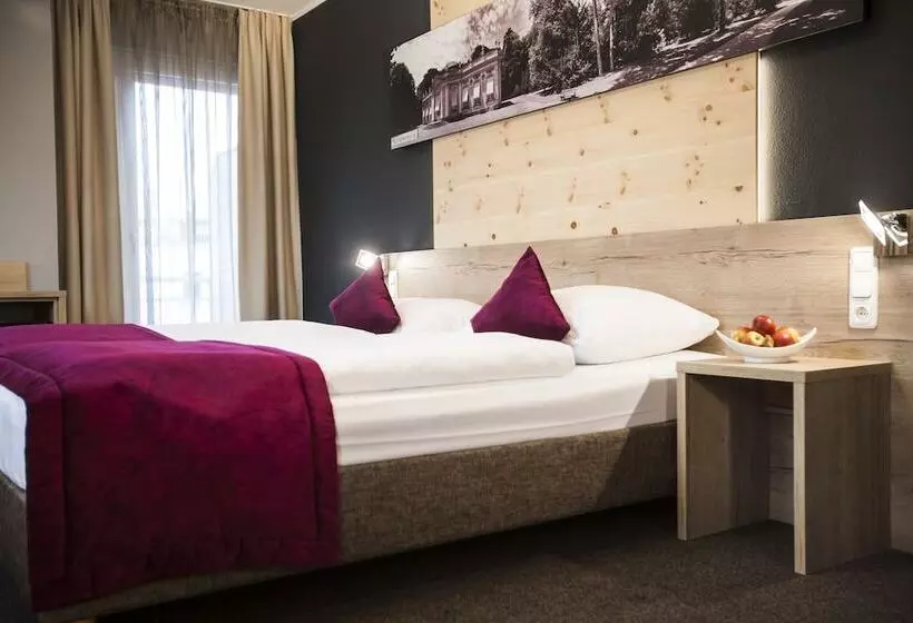 Отель Amalienburg Boutique & Boarding