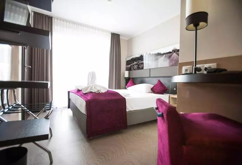 Отель Amalienburg Boutique & Boarding