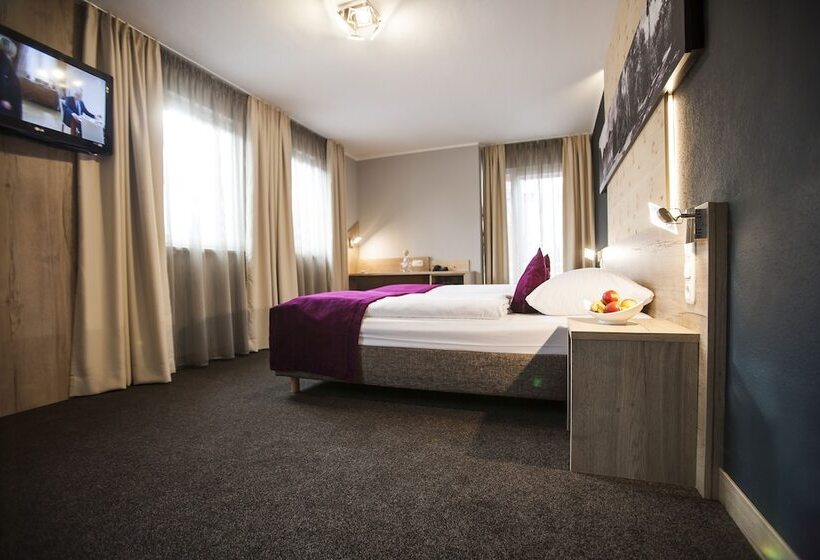 Отель Amalienburg Boutique & Boarding