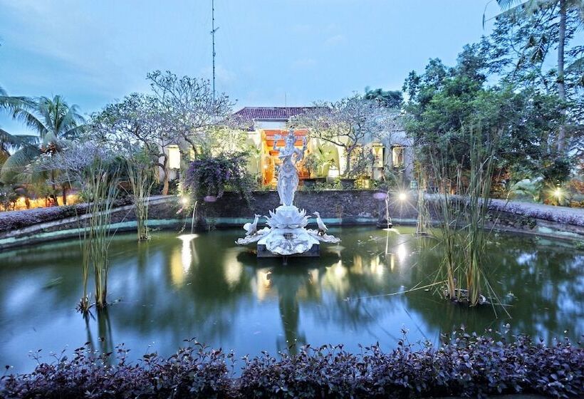 酒店 Bhanuswari Resort & Spa