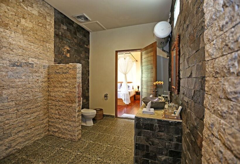 酒店 Bhanuswari Resort & Spa