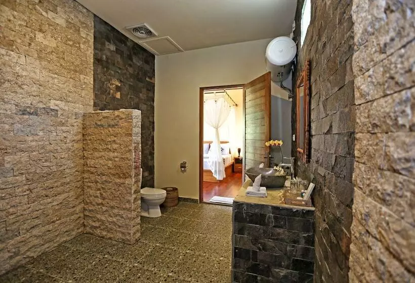 酒店 Bhanuswari Resort & Spa