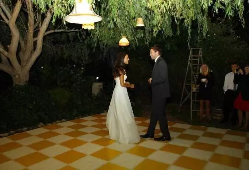 Отель Mimosa Lodge