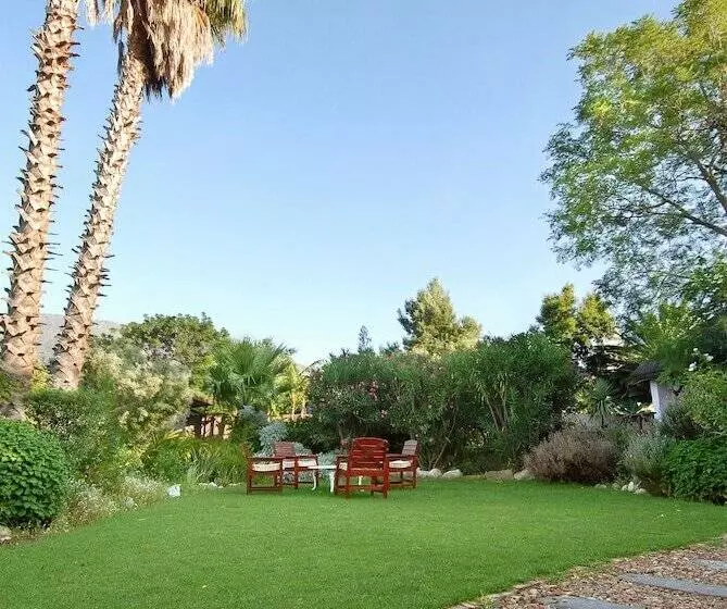 Отель Mimosa Lodge