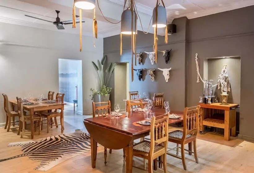 Отель Mimosa Lodge