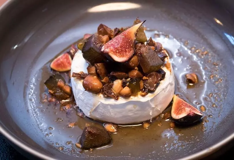 Отель Mimosa Lodge