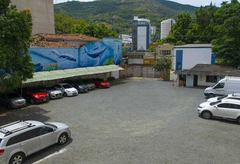 هتل Plaza Versalles