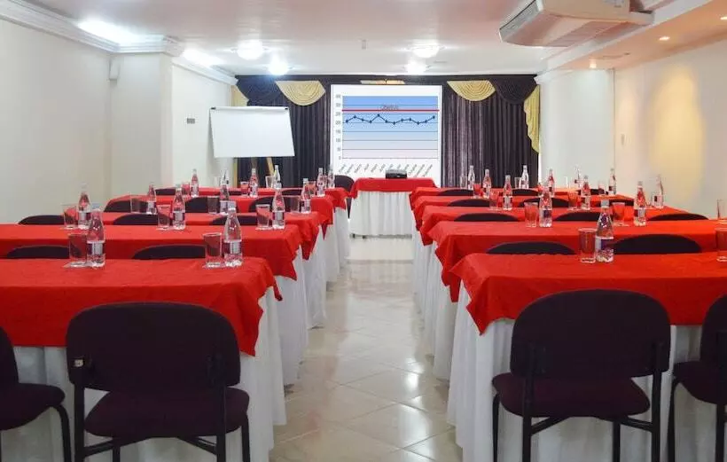 Otel Plaza Versalles