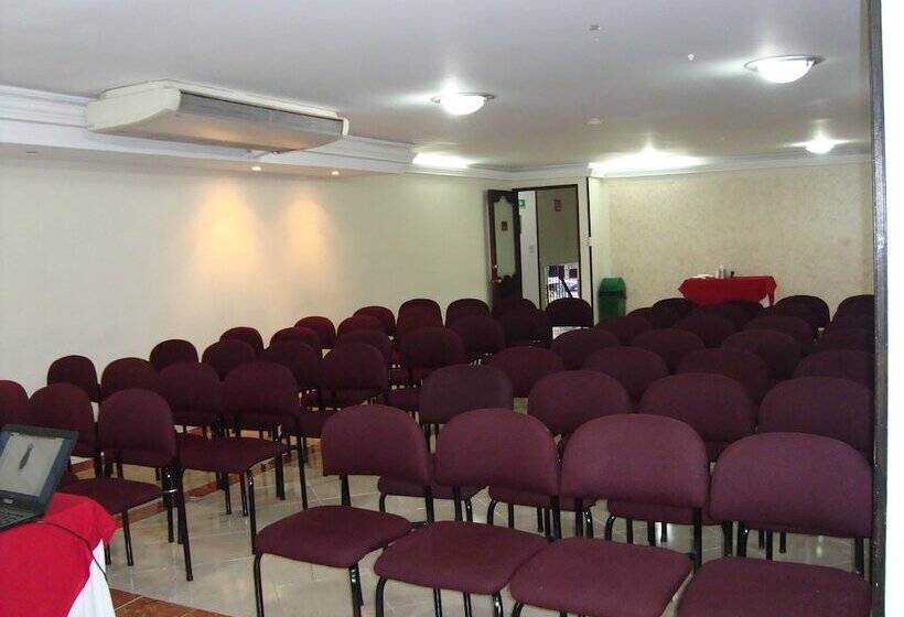 هتل Plaza Versalles