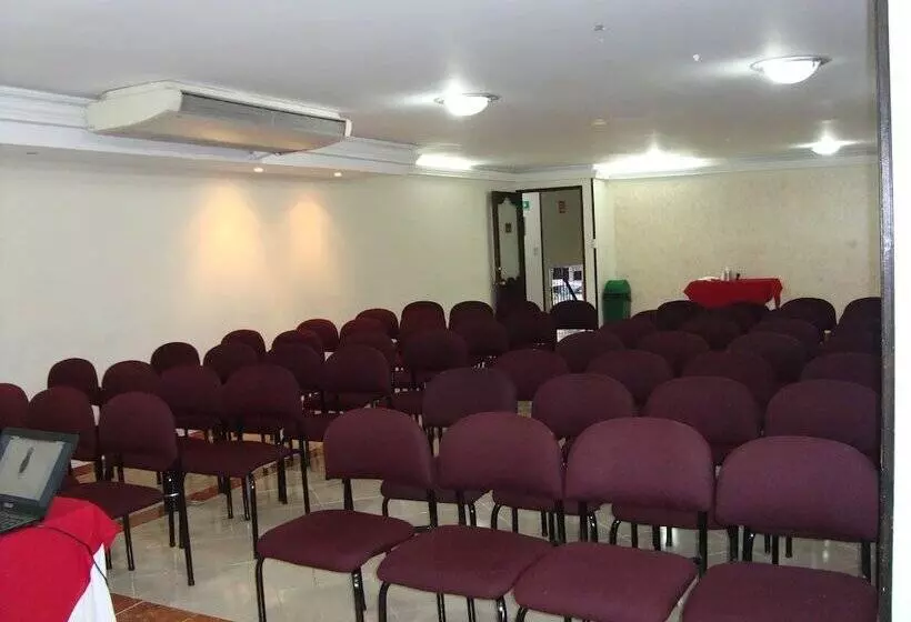 Otel Plaza Versalles