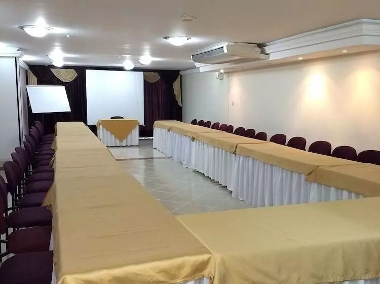 Otel Plaza Versalles