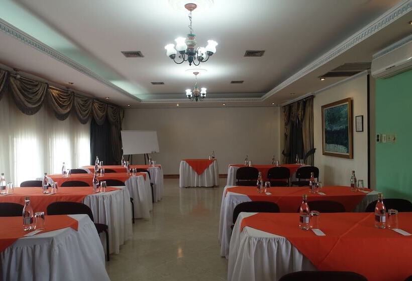 هتل Plaza Versalles