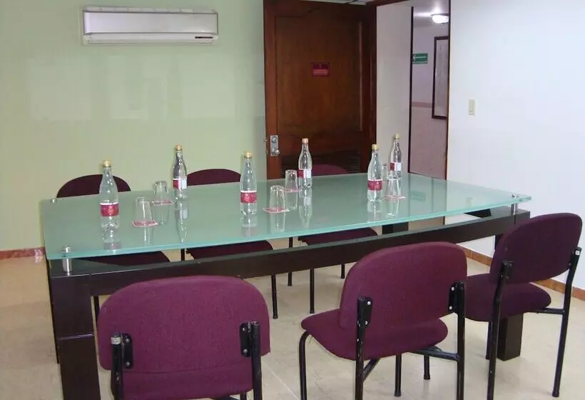 Otel Plaza Versalles