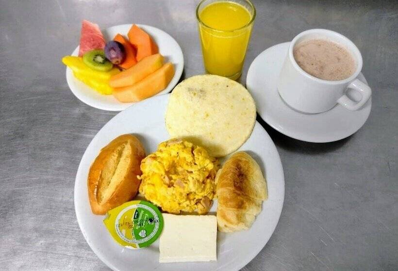 هتل Plaza Versalles