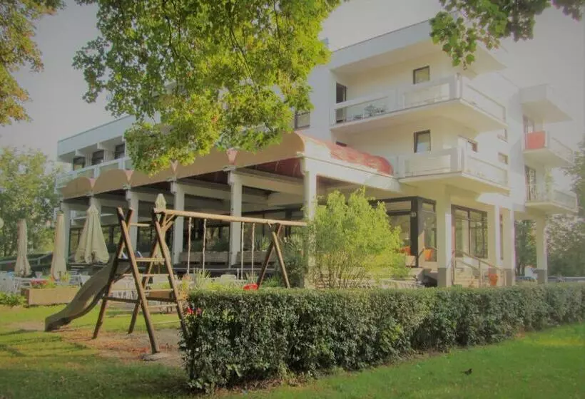 Отель Reichels Park