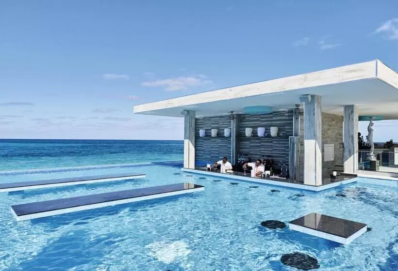 Hotel Riu Palace Paradise Island - Adults Only - All Inclusive