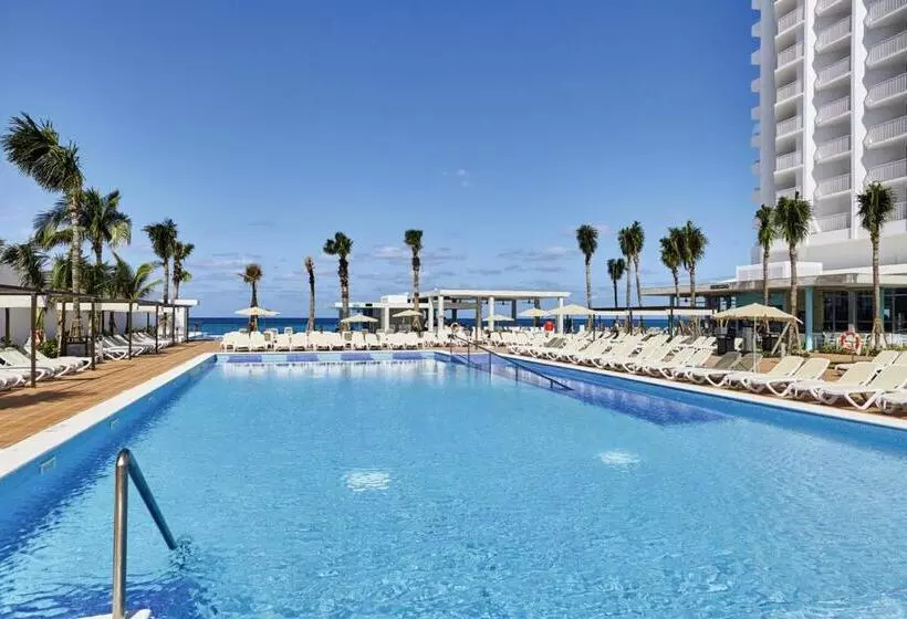 Hotel Riu Palace Paradise Island - Adults Only - All Inclusive