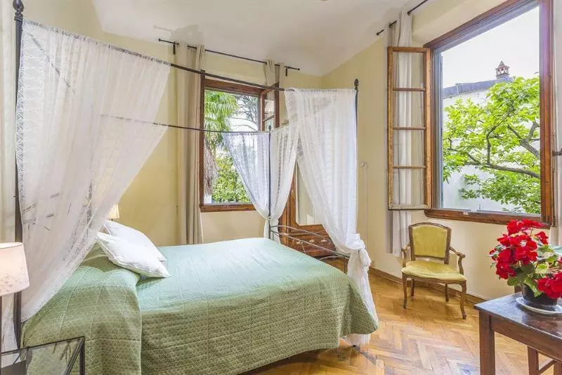 تختخواب و صبحانه Tourist House Liberty