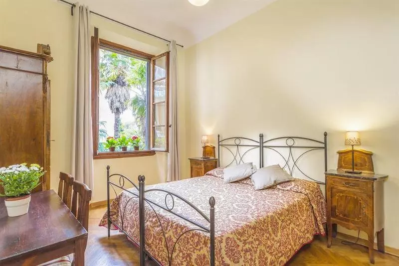 تختخواب و صبحانه Tourist House Liberty