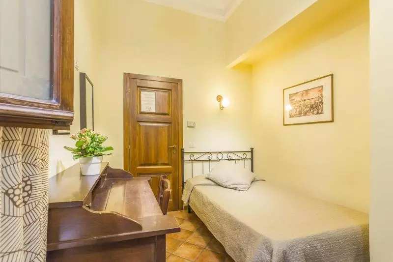 تختخواب و صبحانه Tourist House Liberty