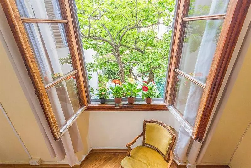 تختخواب و صبحانه Tourist House Liberty