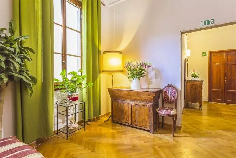 تختخواب و صبحانه Tourist House Liberty