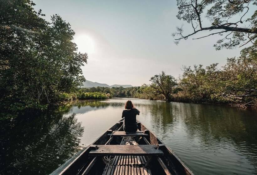 Szálloda Aana Resort & Spa