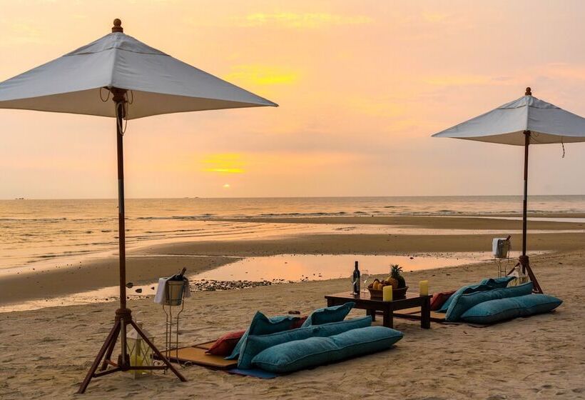 Szálloda Aana Resort & Spa