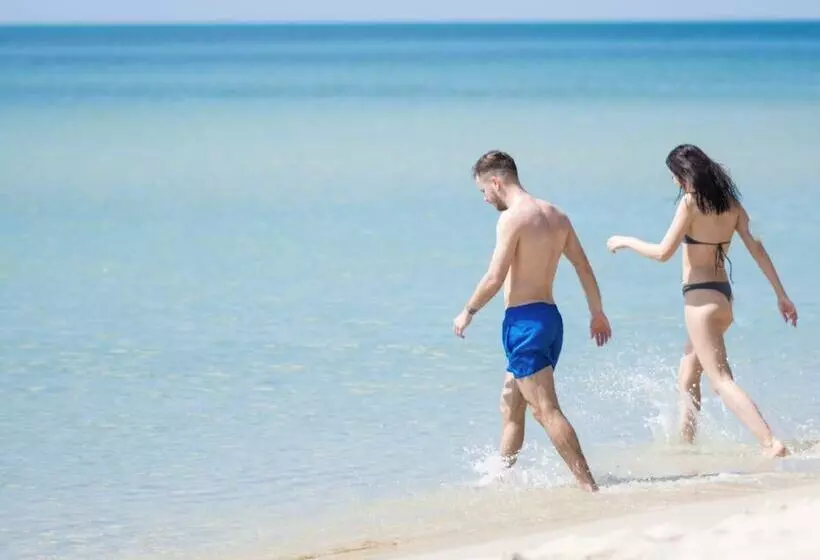 فندق Aana Resort & Spa