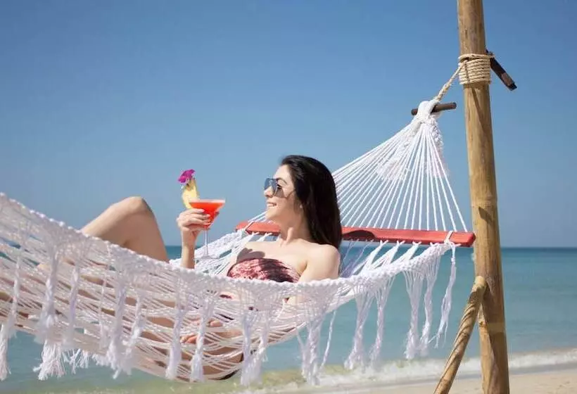 فندق Aana Resort & Spa