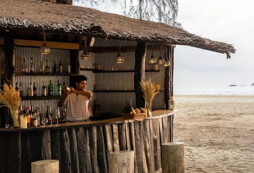 فندق Aana Resort & Spa