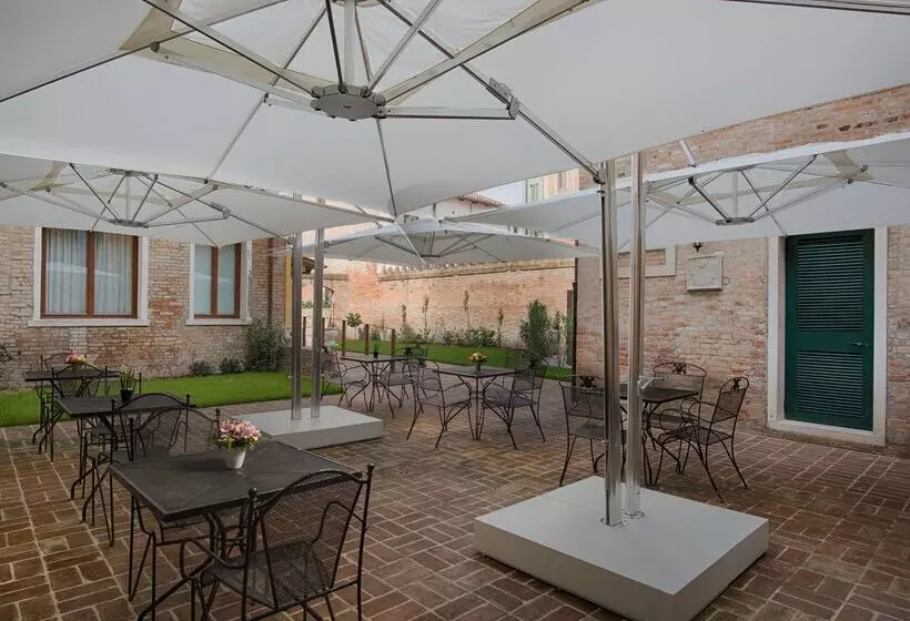 هتل NH Venezia Santa Lucia