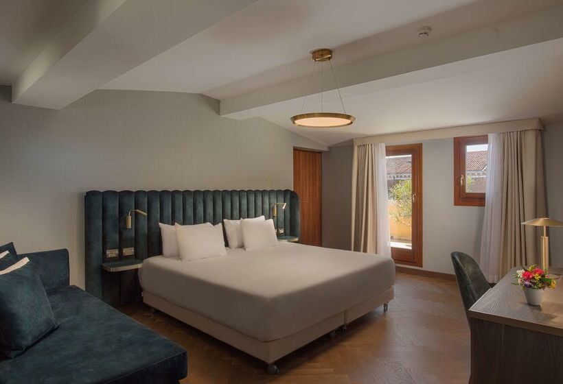 هتل NH Venezia Santa Lucia