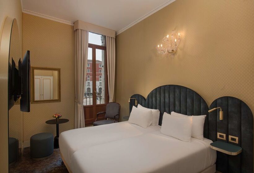 هتل NH Venezia Santa Lucia