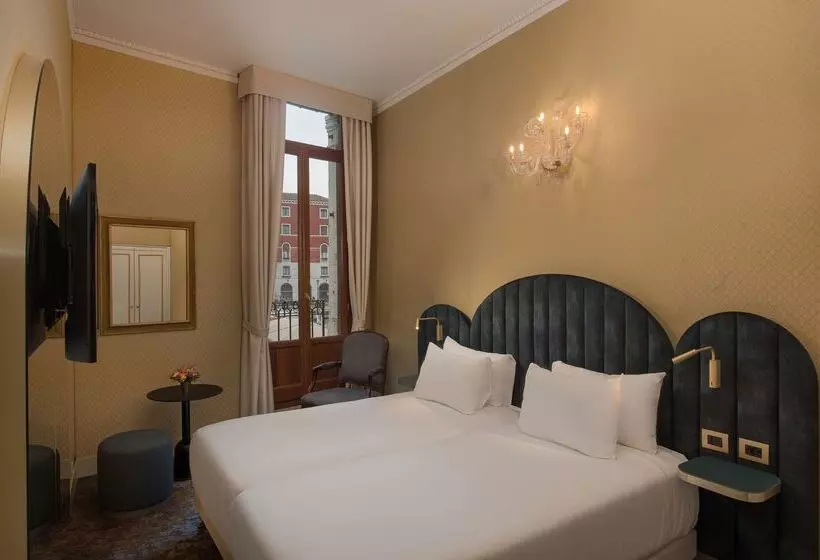 هتل NH Venezia Santa Lucia