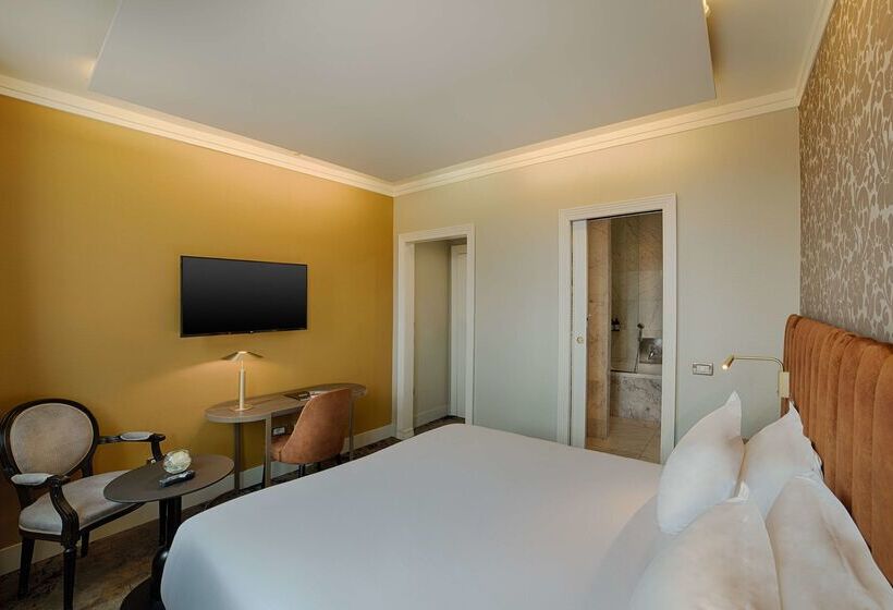 هتل NH Venezia Santa Lucia