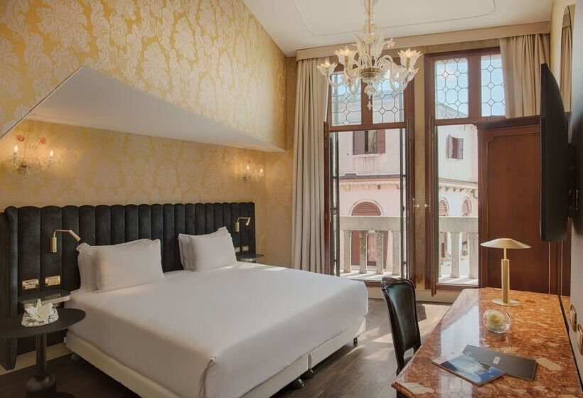 هتل NH Venezia Santa Lucia