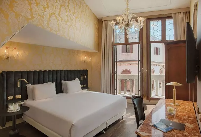 هتل NH Venezia Santa Lucia