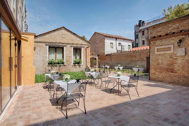 هتل NH Venezia Santa Lucia