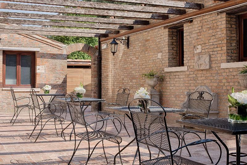 هتل NH Venezia Santa Lucia