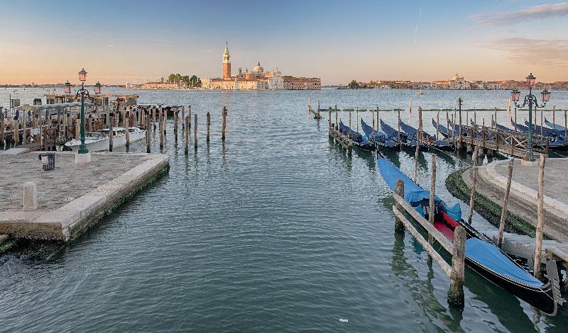 هتل NH Venezia Santa Lucia