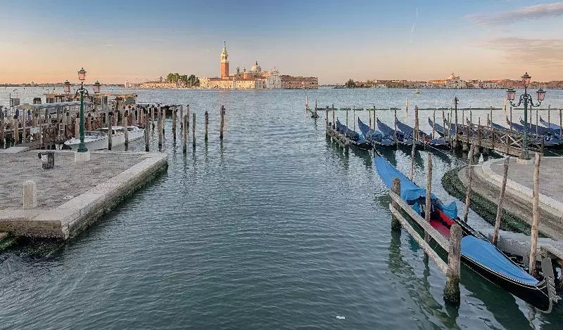 هتل NH Venezia Santa Lucia