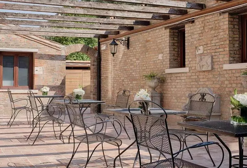 هتل NH Venezia Santa Lucia