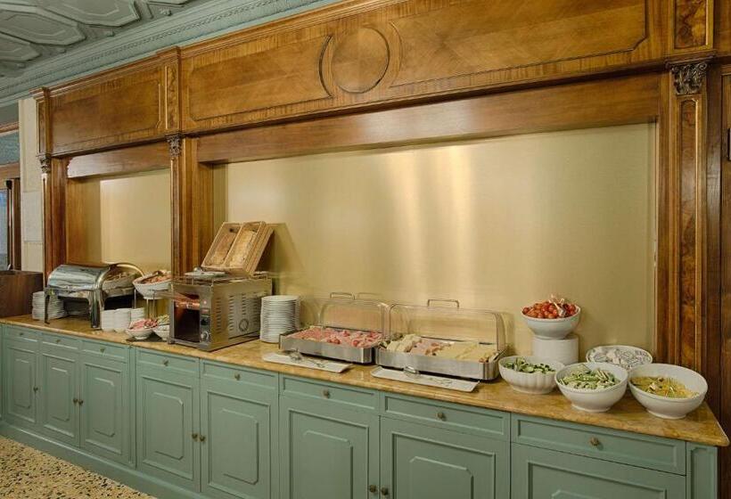 هتل NH Venezia Santa Lucia