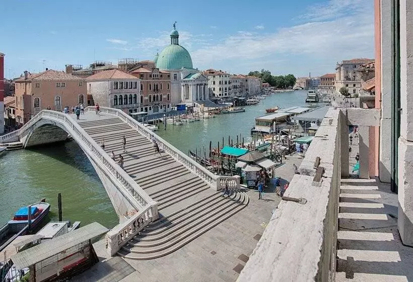 هتل NH Venezia Santa Lucia